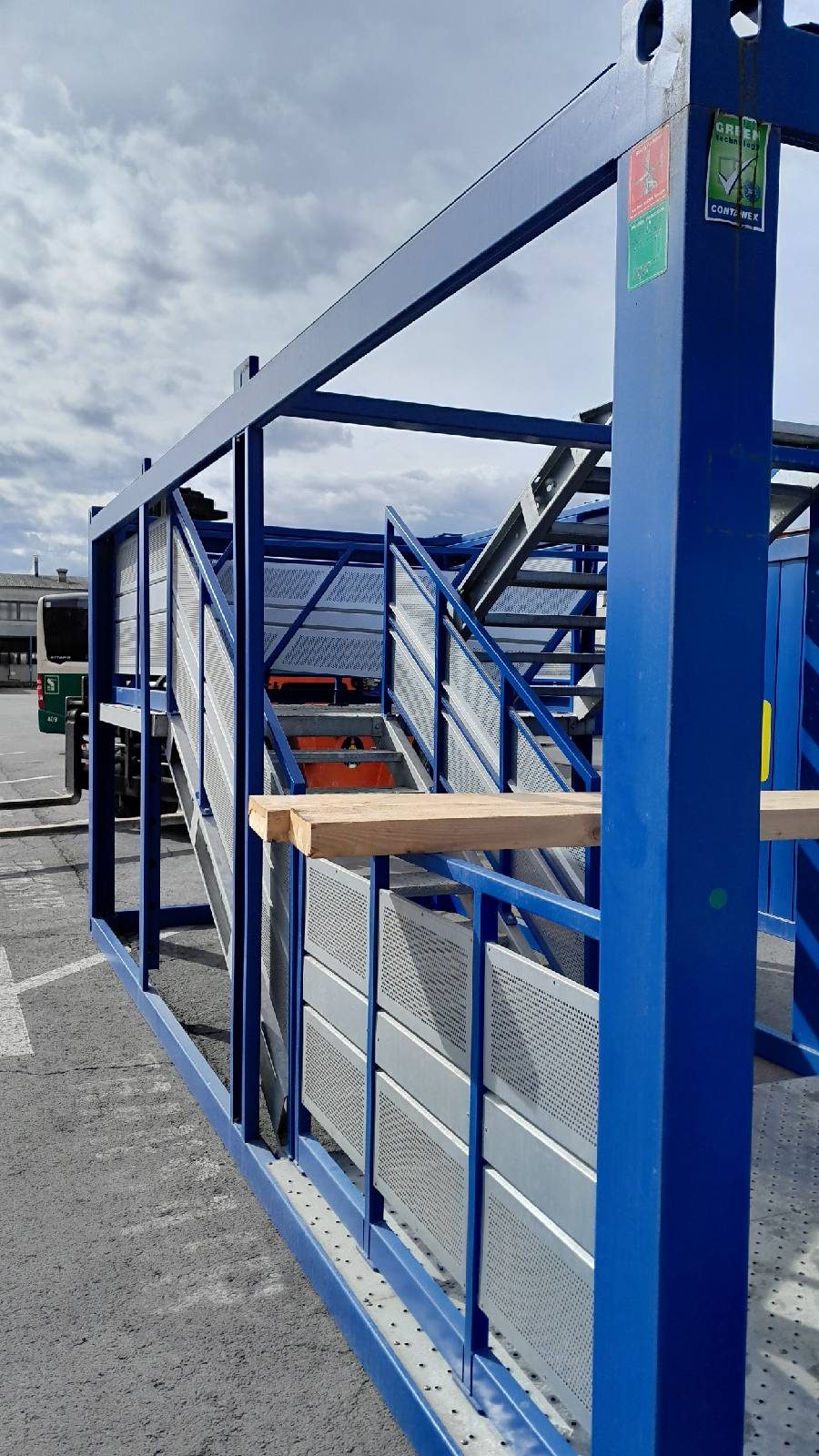 Außentreppencontainer 20' "CLASSIC", gebraucht 