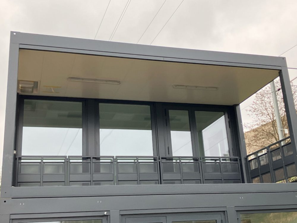 Terrassencontainer mit Dach 20' (Breite 8') CONTAINEX PLUS Line